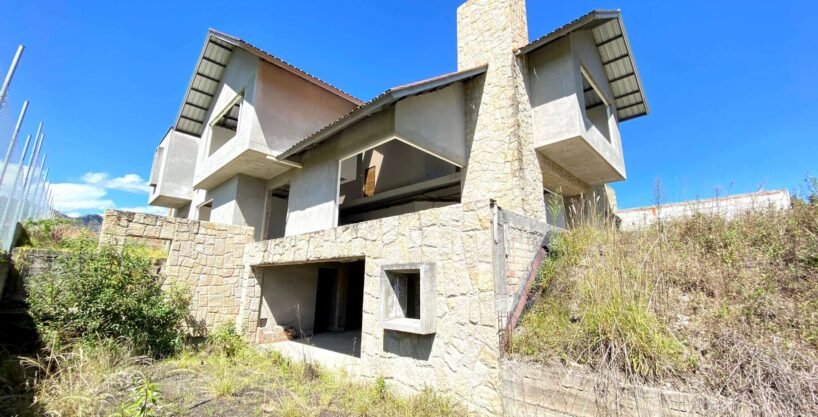 Casa proyecto en Challuabamba a la venta