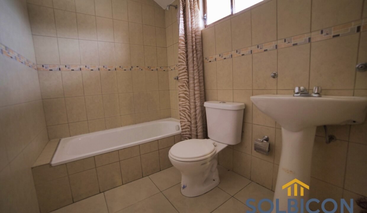 baño Casa a la venta en Cuenca Misicata de 4 habitaciones