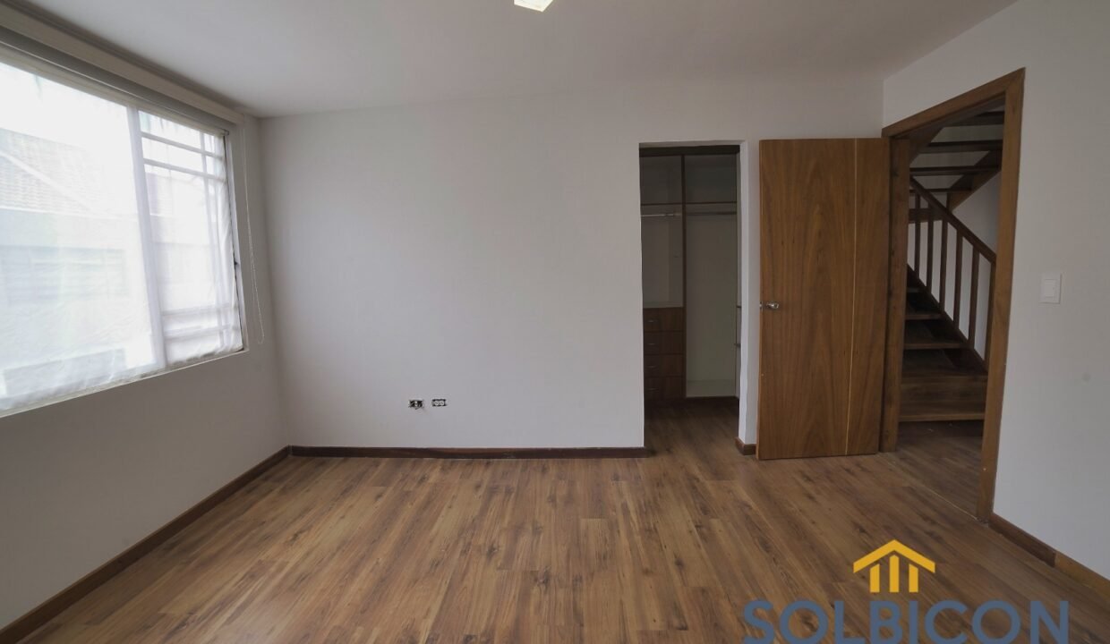 primera habitacon Casa a la venta en Cuenca Misicata de 4 habitaciones