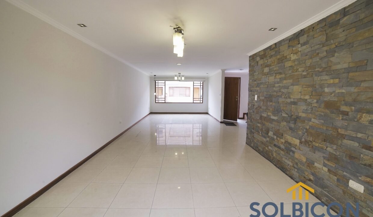 sala Casa a la venta en Cuenca Misicata de 4 habitaciones