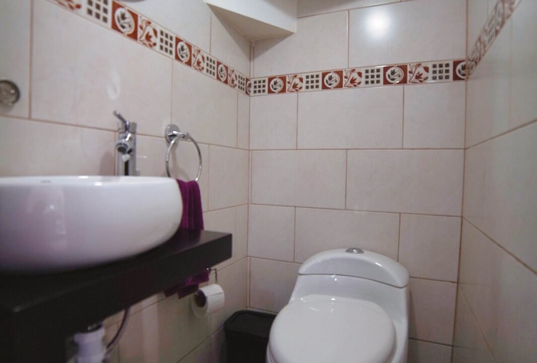 baño social casa de venta 1ro de mayo Cuenca