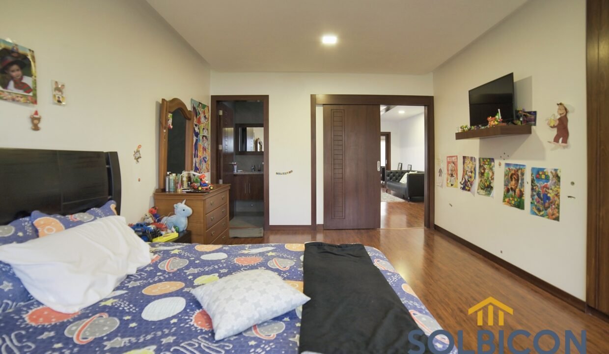 cama de primera habitacion Casa de lujo en venta en Challuabamba Cuenca