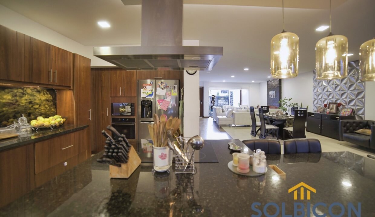 extactor de olores Casa de lujo en venta en Challuabamba Cuenca