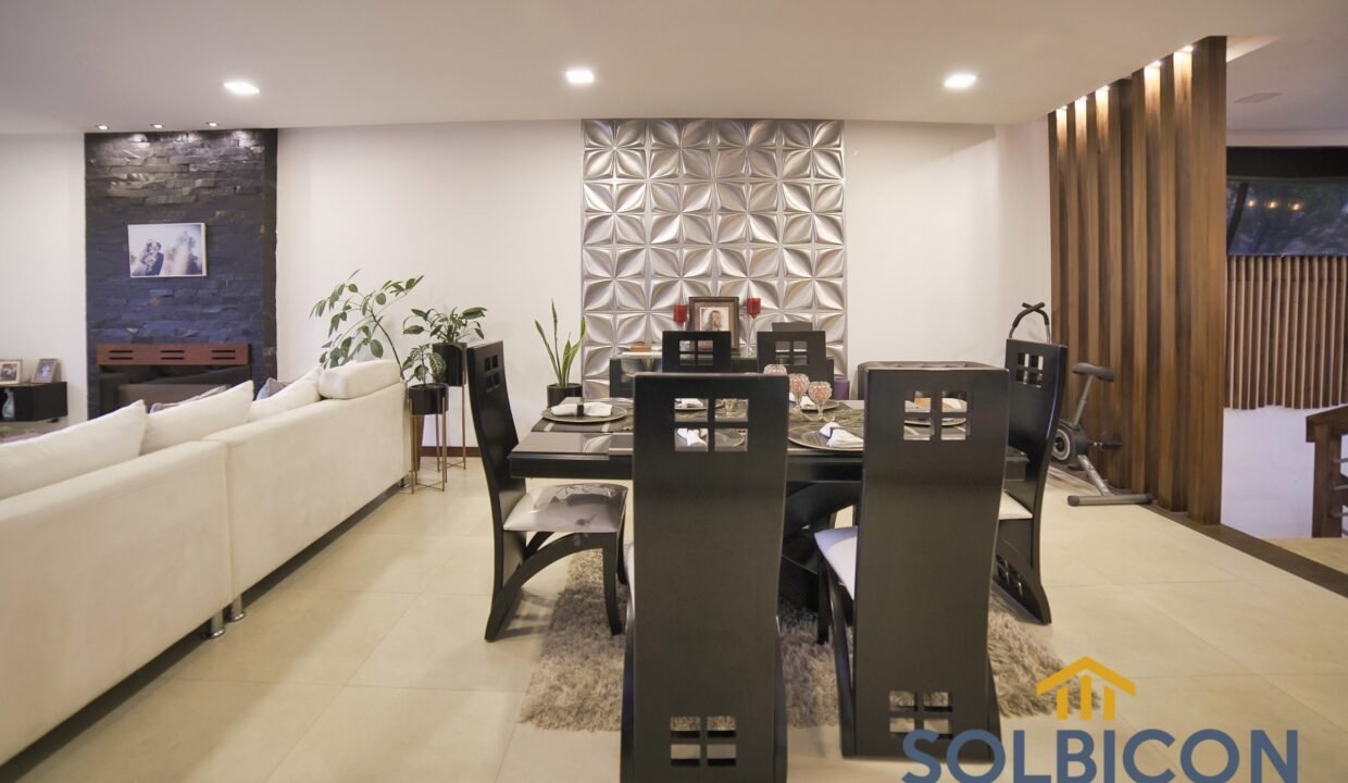 sal comedor Casa de lujo en venta en Challuabamba Cuenca