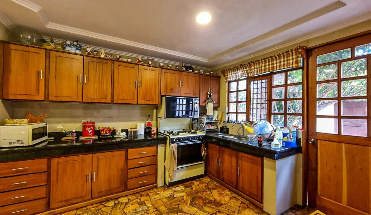 amplia cocina casa misicata