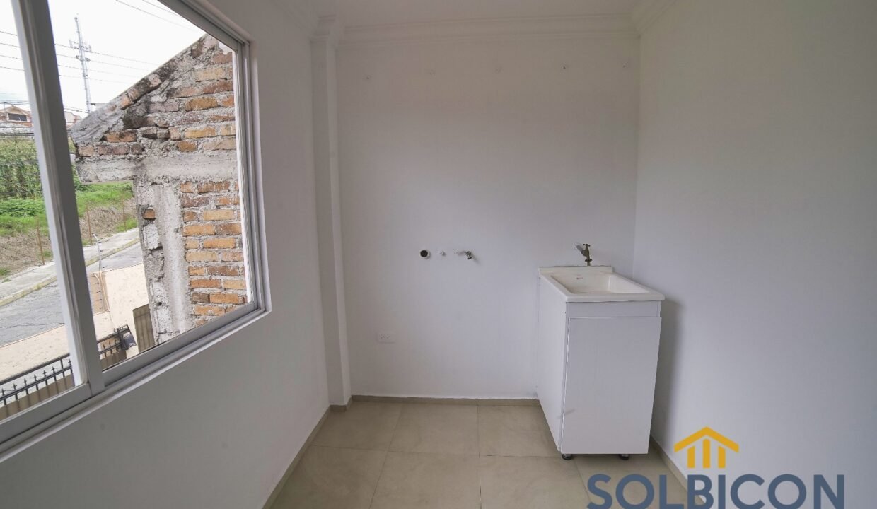 area de lavanderia Casa a la venta en totoracocha - Cuenca Ecuador