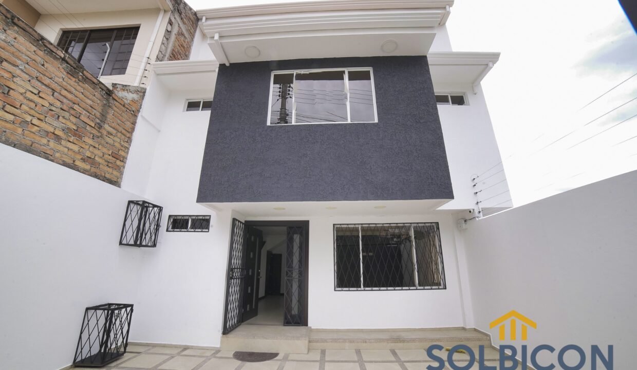 fachada interior Casa a la venta en totoracocha - Cuenca Ecuador