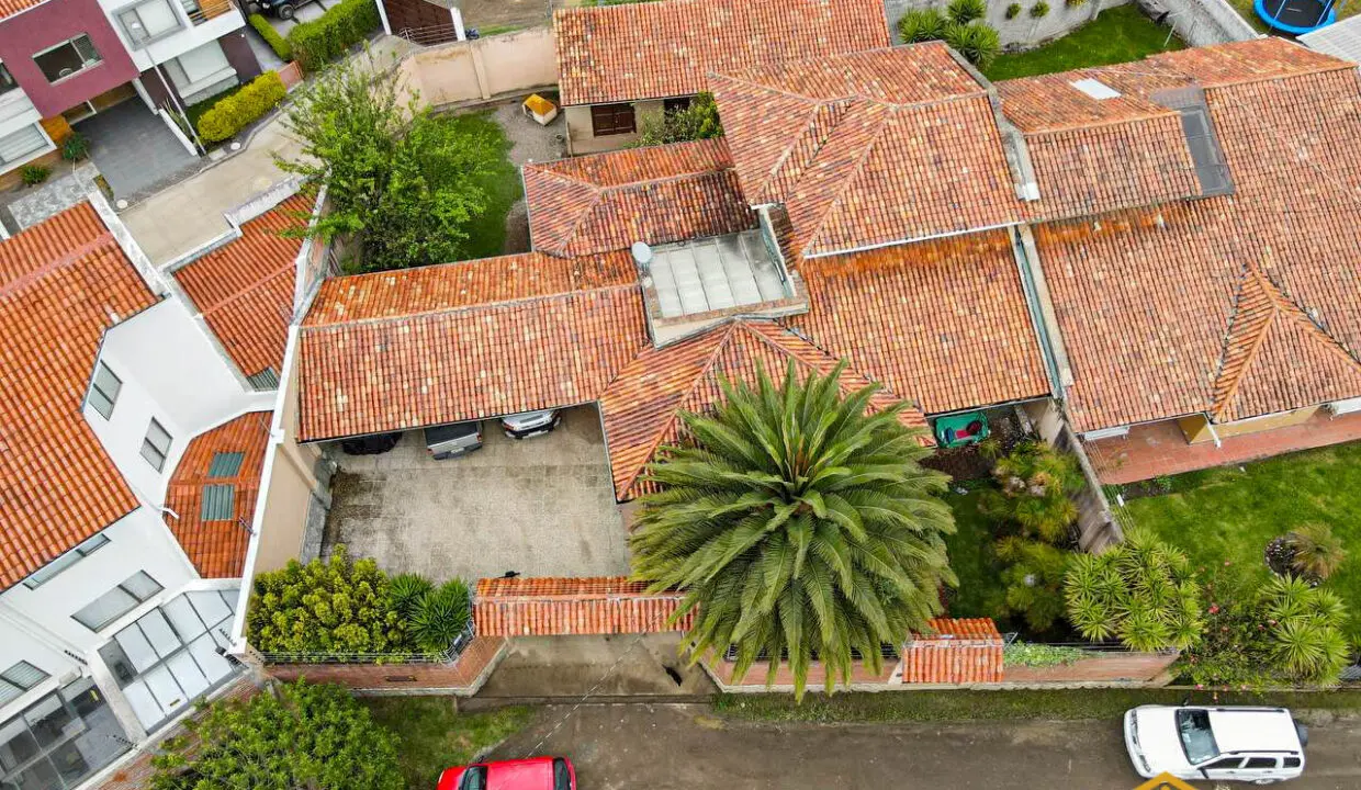 foto aerea de casa misicata