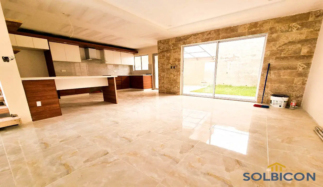 photo4902322547383707981