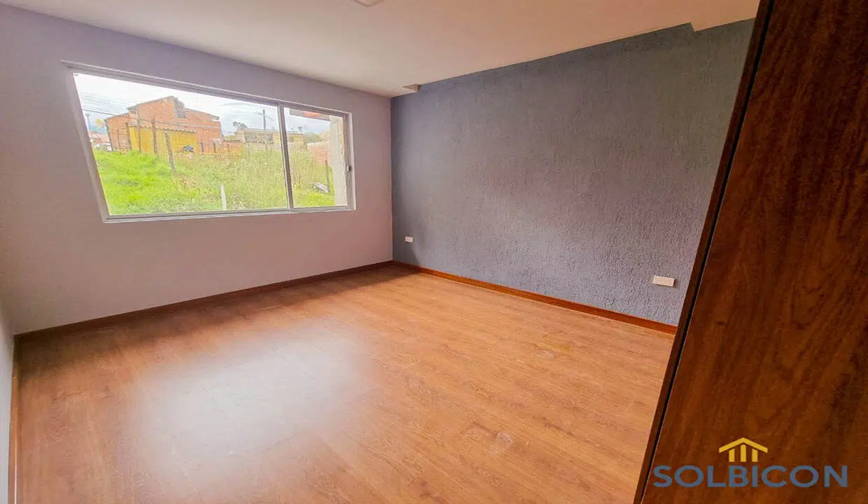 photo5008216495074945534