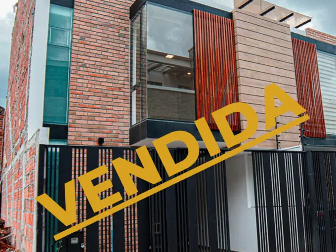 VENDIDA casa 3 puentes