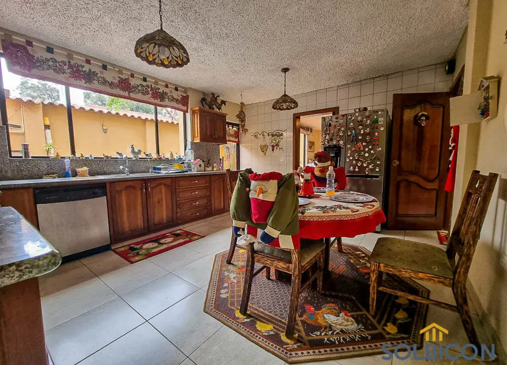 cocina amplia puertas del sol