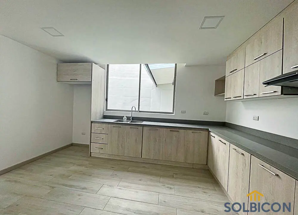 comoda cocina casa condominio medio ejido