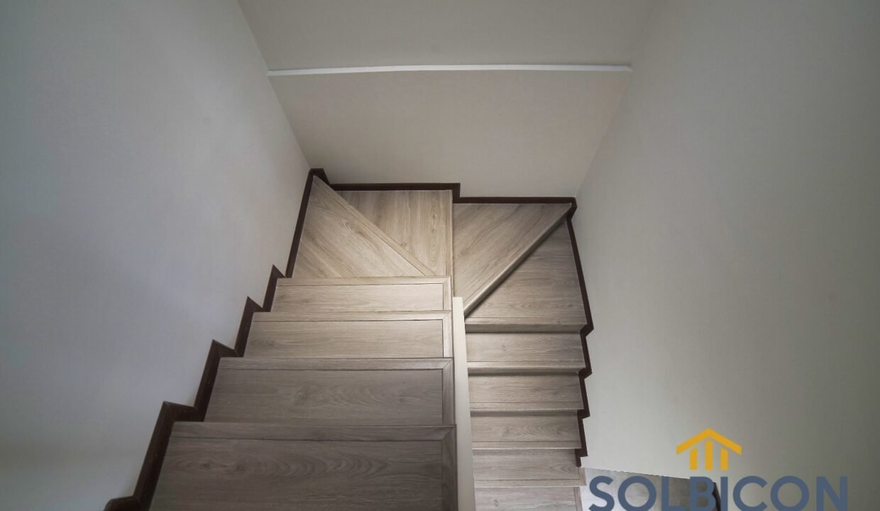 escaleras Casa a la venta en Racar-Cuenca