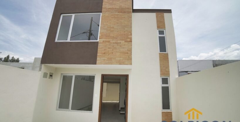fachada Casa a la venta en Racar-Cuenca