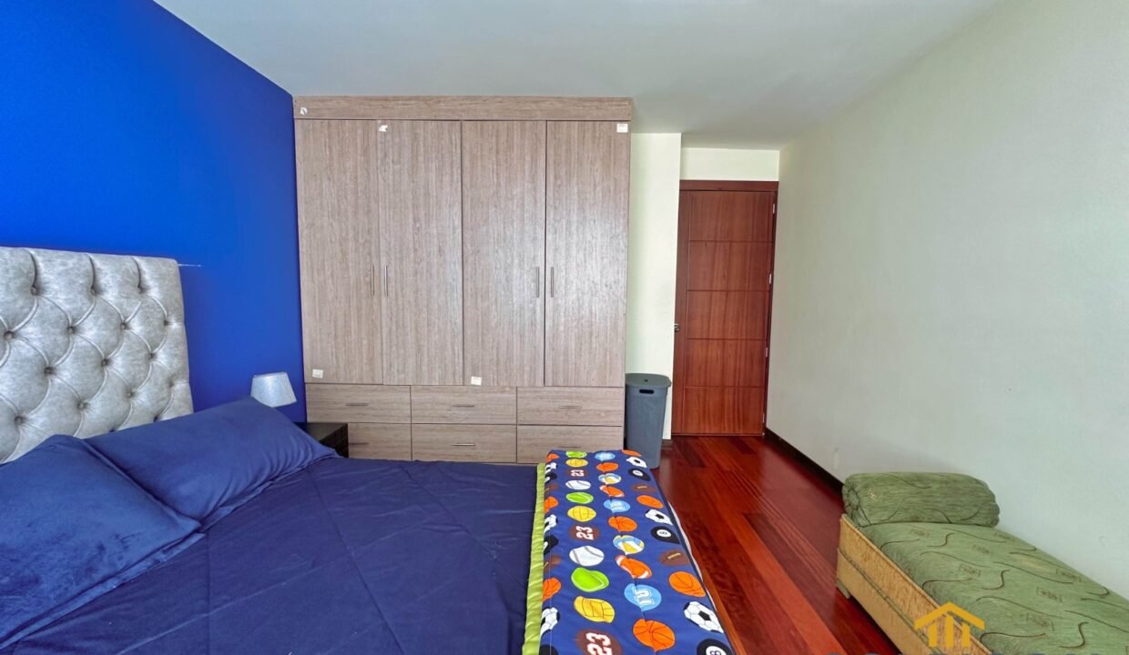 vista lateral segundo cuarto de hijos Casa de venta en Chaullabamba Cuenca