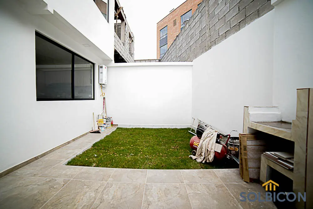 espacio trasero casa misicata dentro de urbanizacion venta