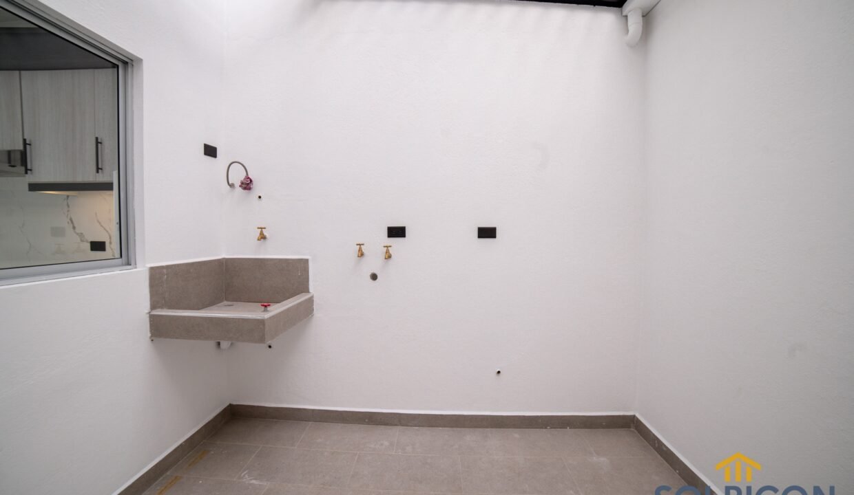 area de lavanderia Casa para credito VIP en Cuenca