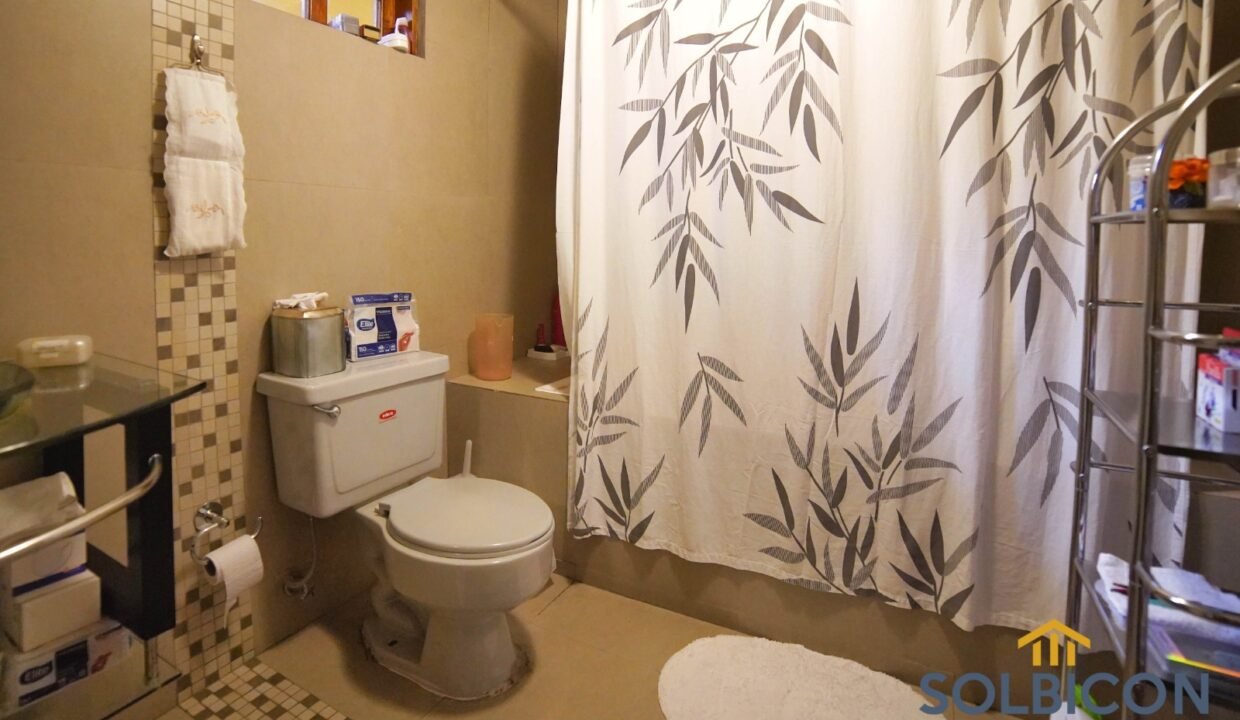 baño completo casa ecu 911 de venta en Cuenca