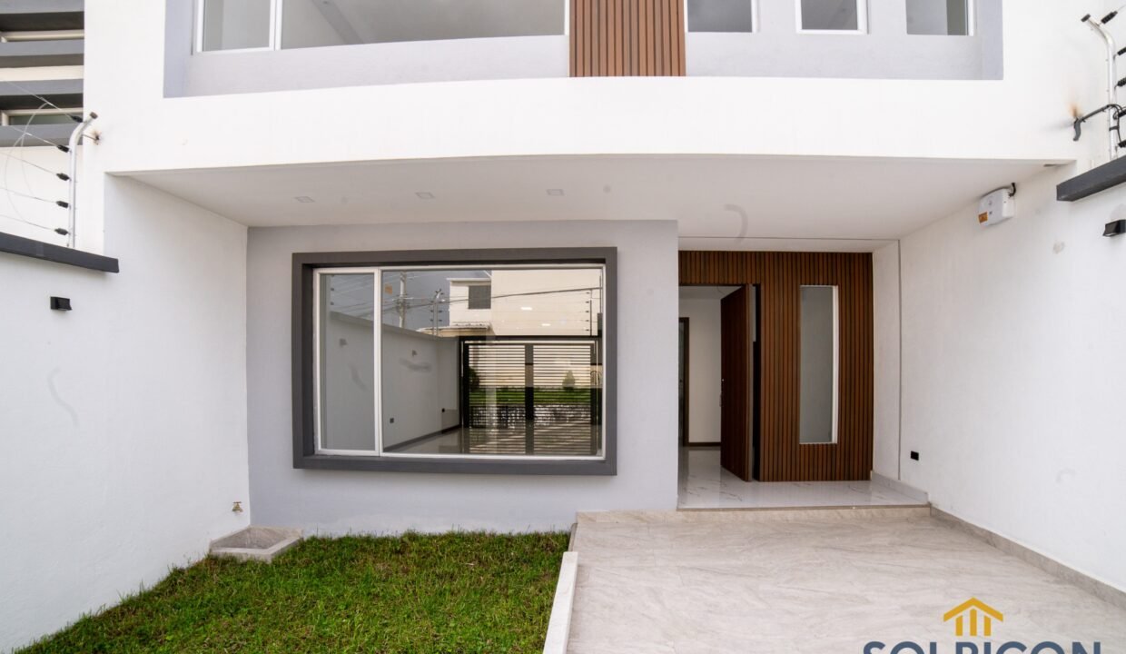 fachada Casa para credito VIP en Cuenca