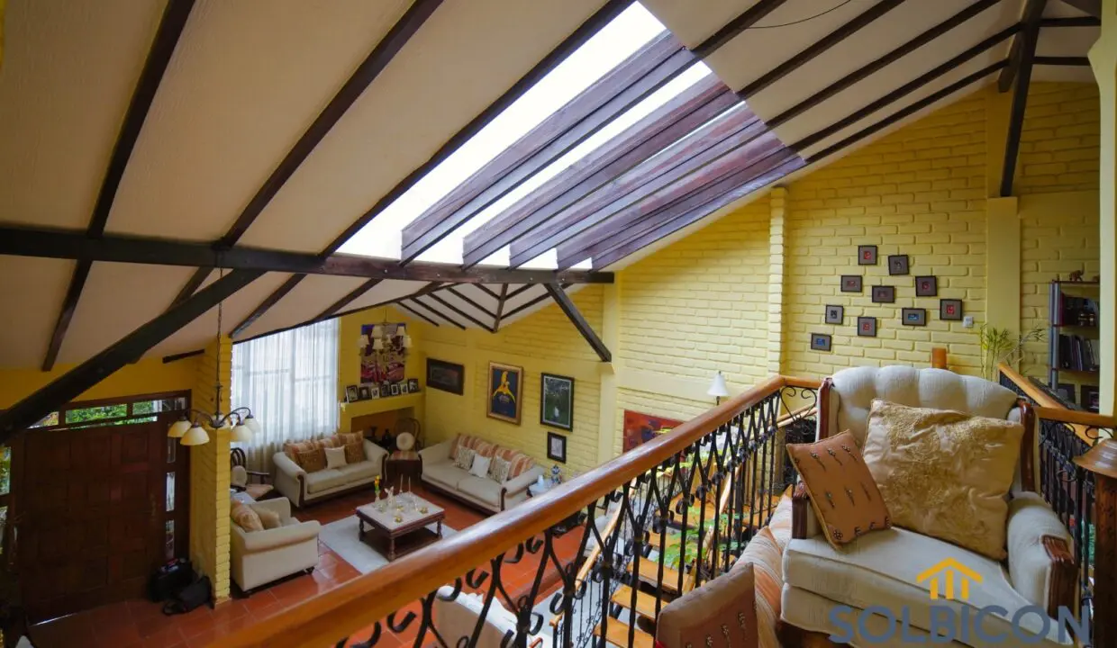 gran diseño 2 pisos casa ecu 911 de venta en Cuenca