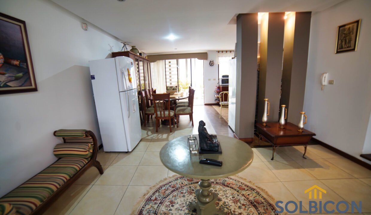 comedor casa narancay 4 habitaciones Cuenca venta