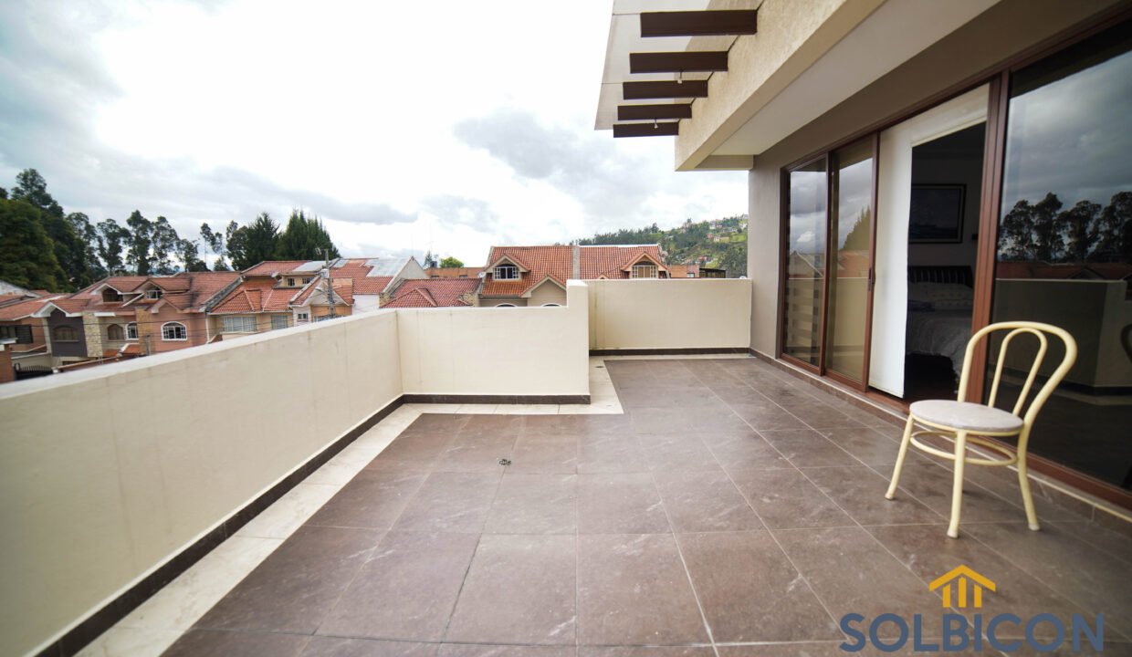 terraza casa narancay 4 habitaciones Cuenca venta