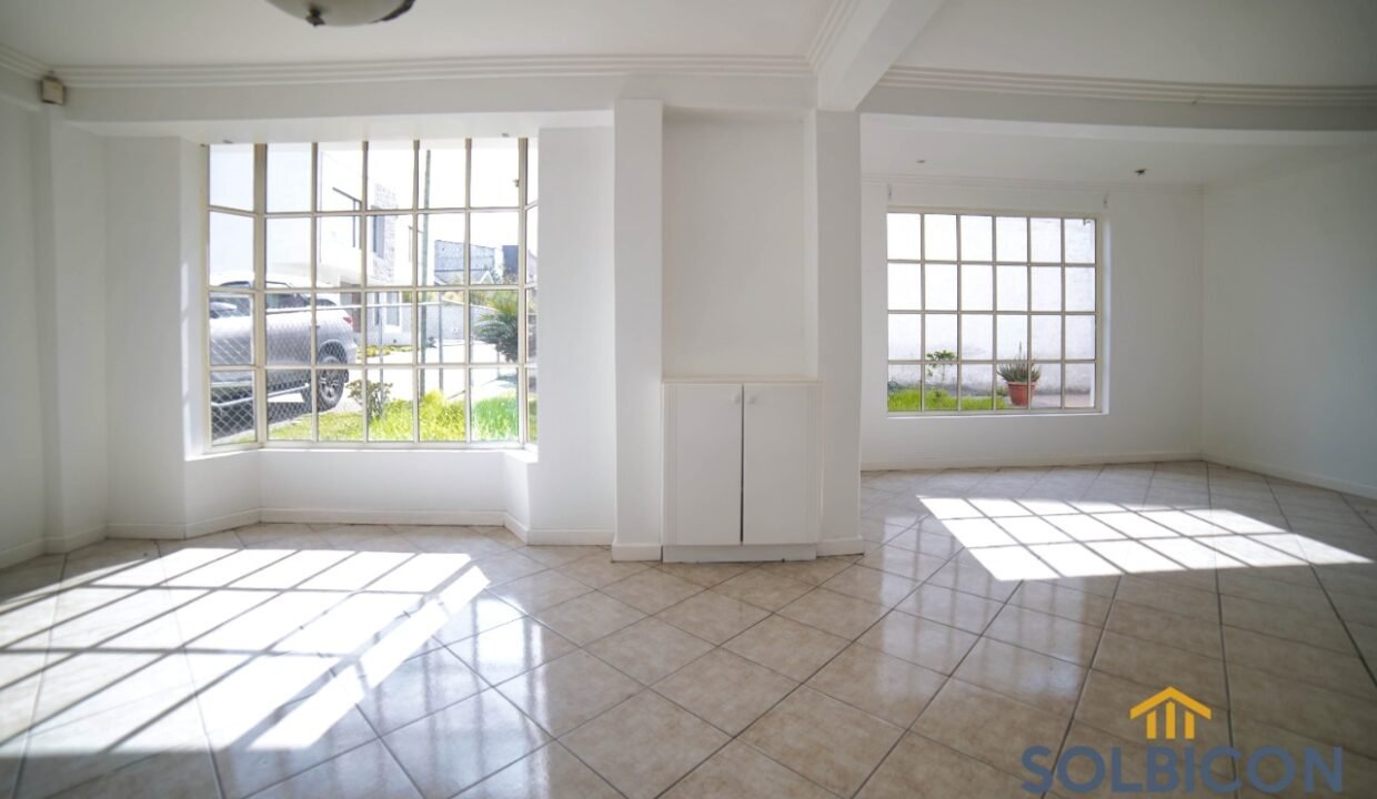 sala y comedor Villa de venta en Misicata