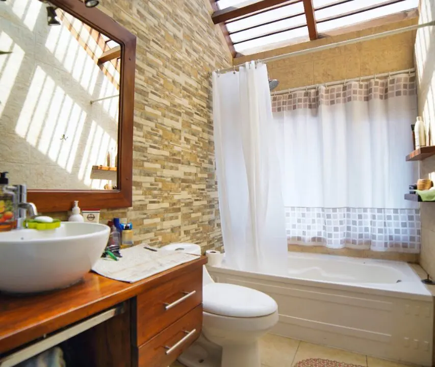 baño hijos casa de venta rustica cuenca