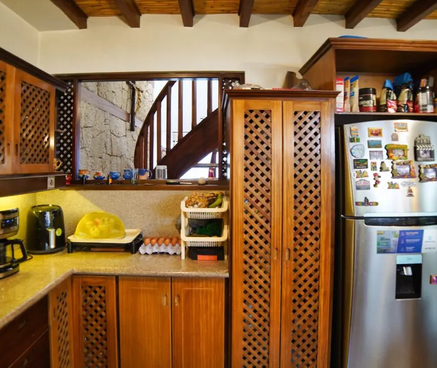 detalles cocina casa de venta rustica cuenca