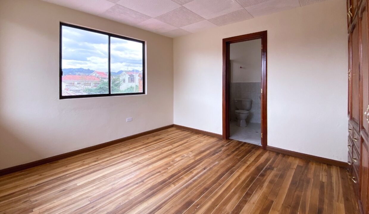 habitacion master casa de venta feria libre Cuenca