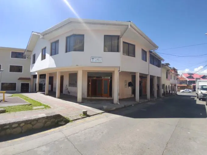 Fachada casa rentera en miraflores