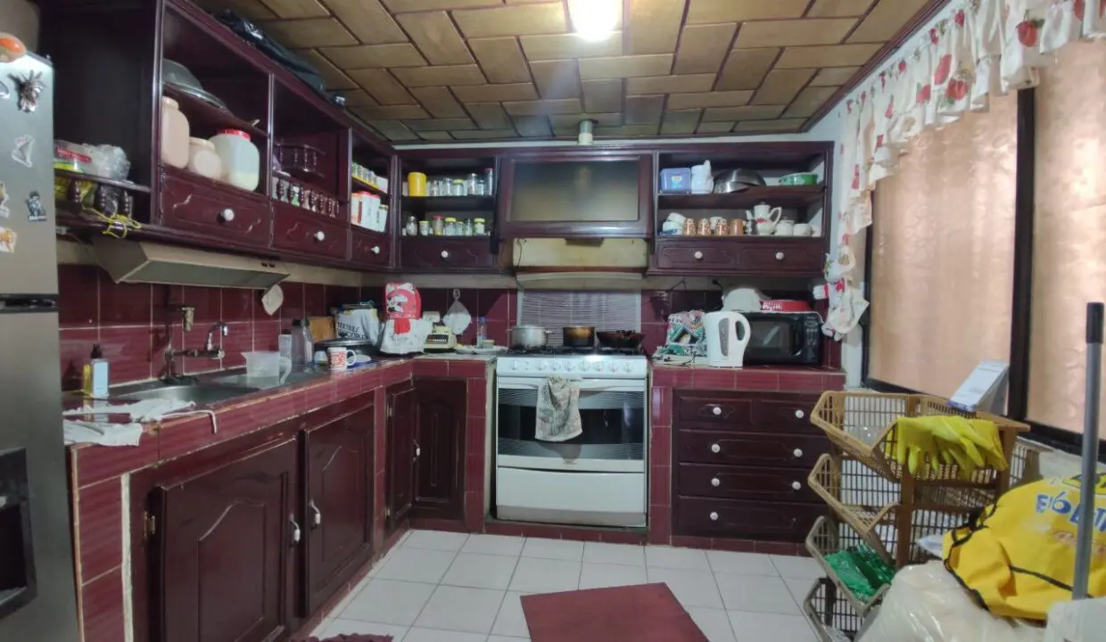 amplia cocina casa rentera en miraflores