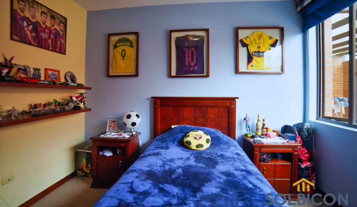 habitacion hijo departamento de venta en av 3 de noviembre Cuenca