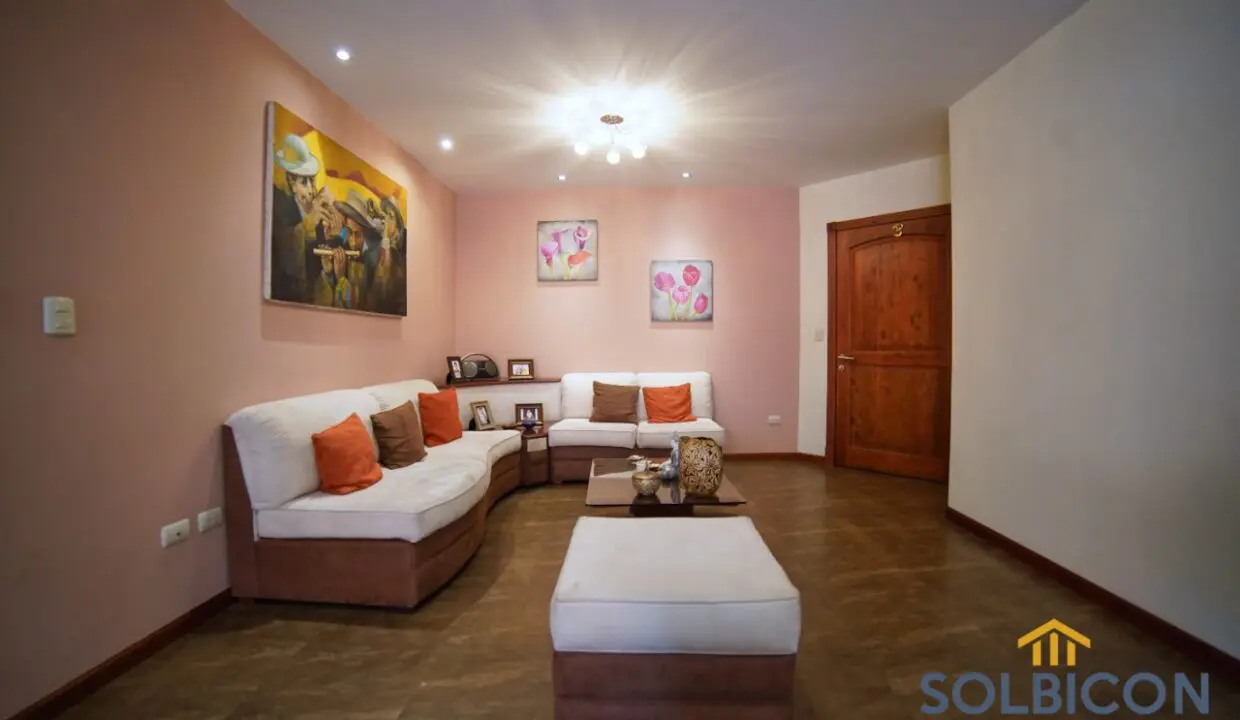 sala departamento de venta en av 3 de noviembre Cuenca