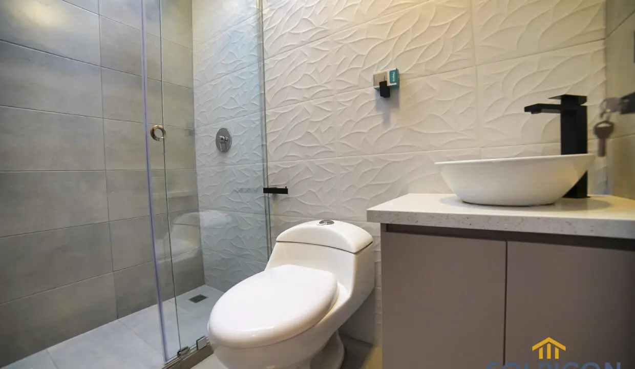 baños completos casas vip Rio Amarillo Cuenca