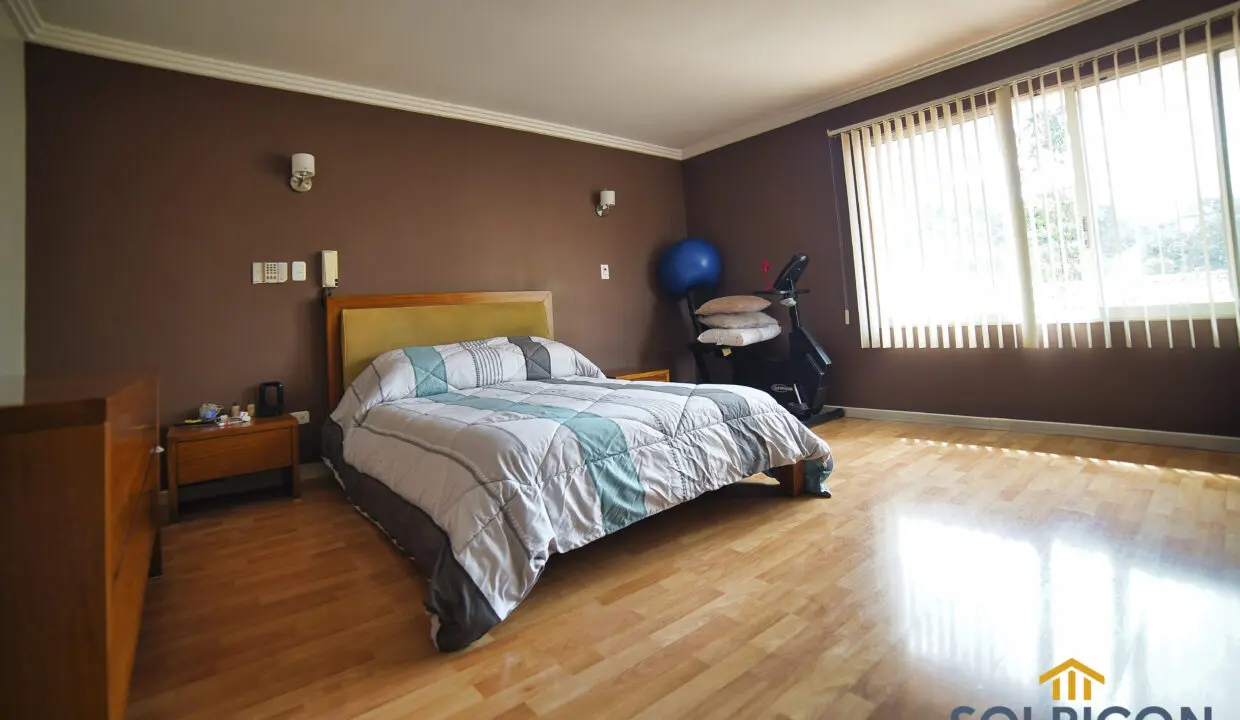 habitacion master casa de venta economica Challuabamba