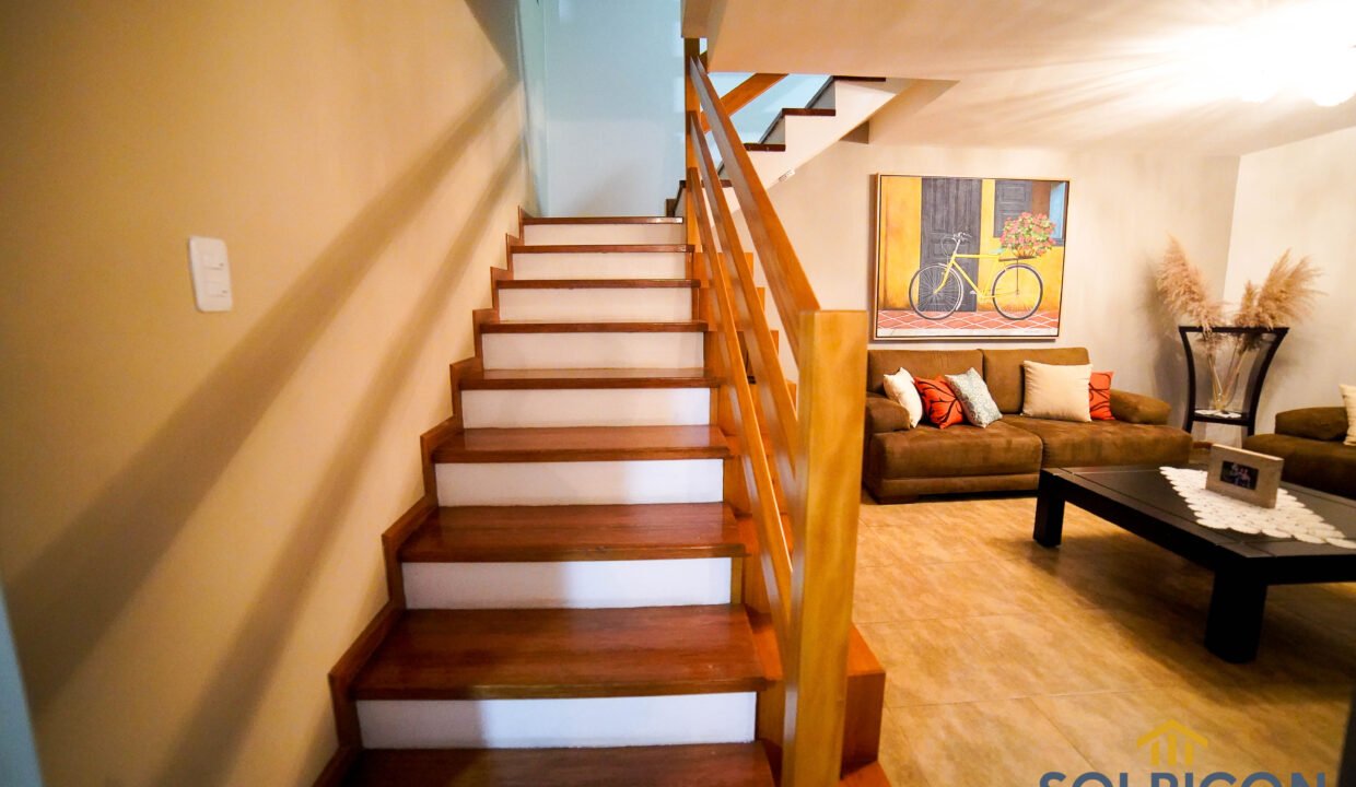 escaleras casa 4 habitaciones Misicata en venta
