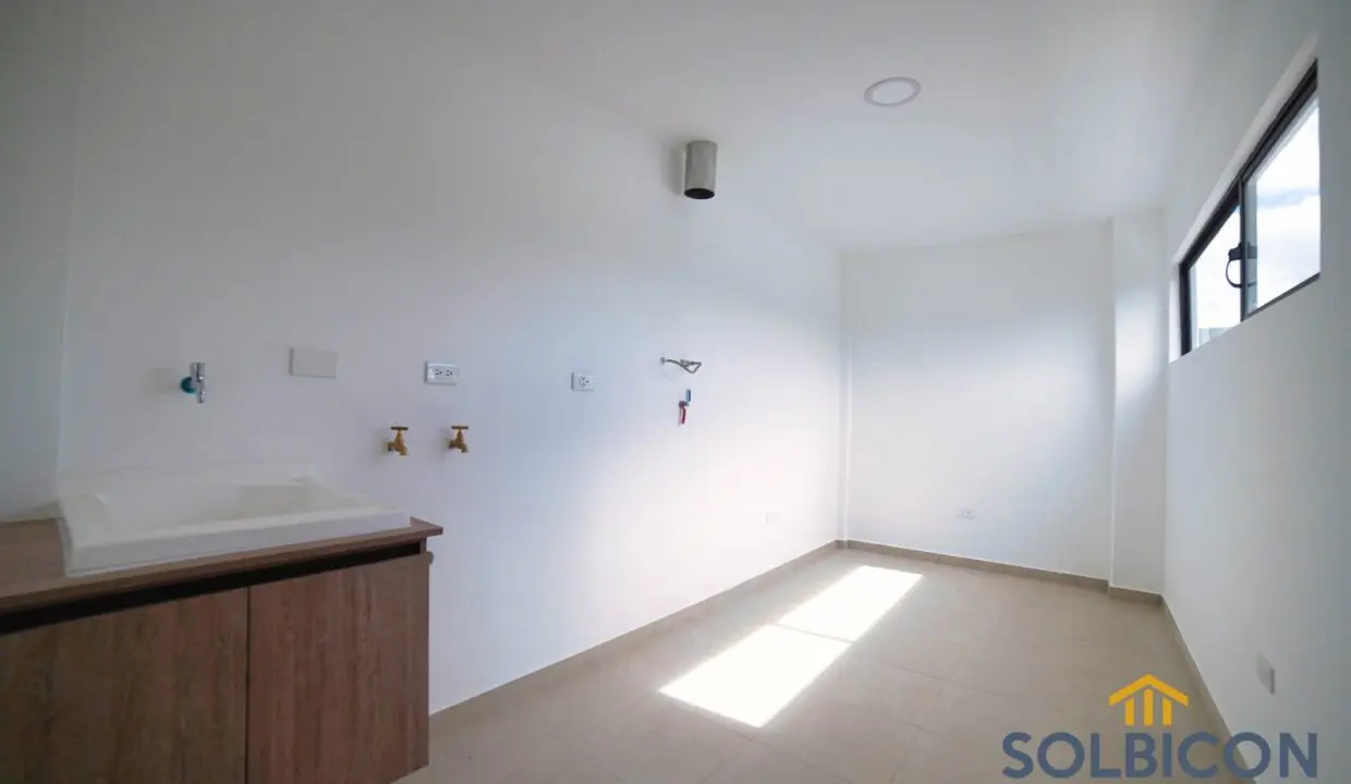 baño master casa challuabamba en condominio