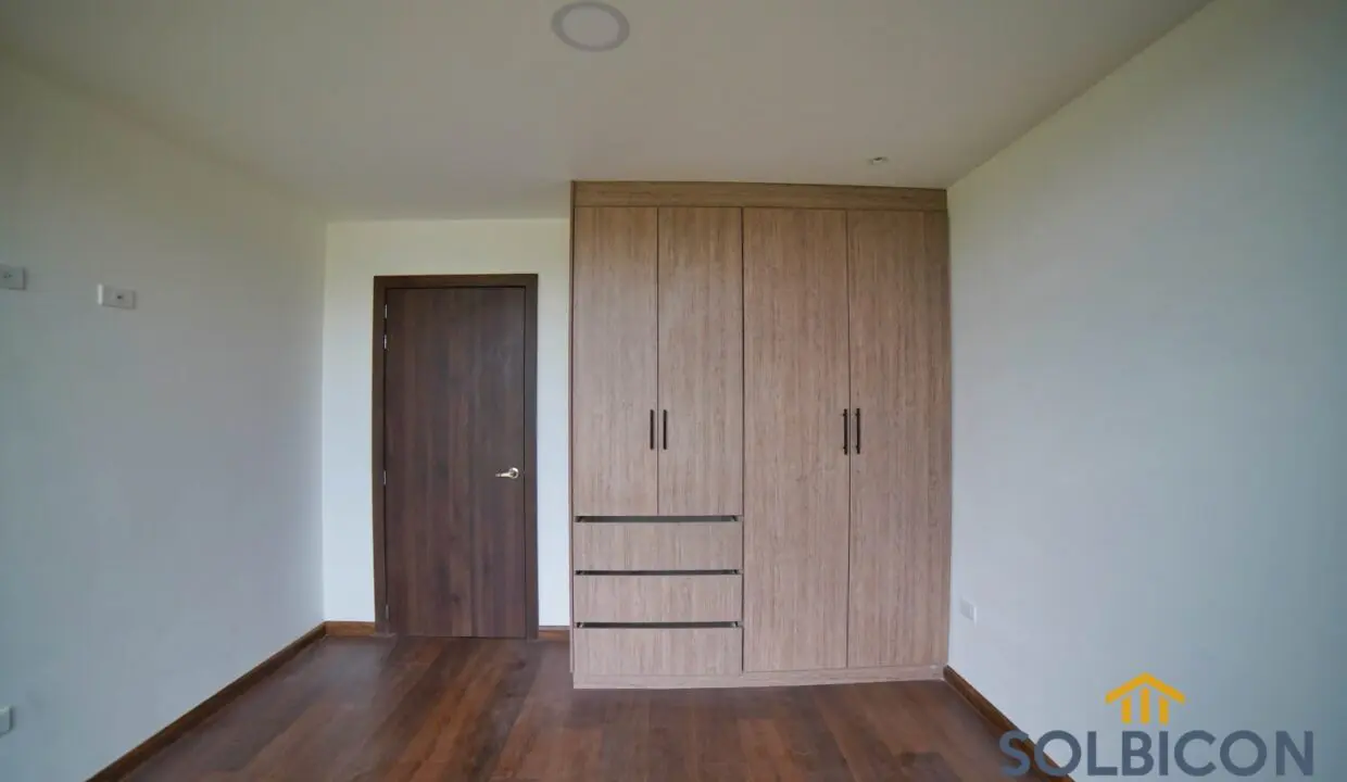 habitacion hija casa challuabamba en condominio