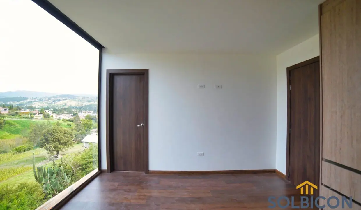 habitacion master casa challuabamba en condominio