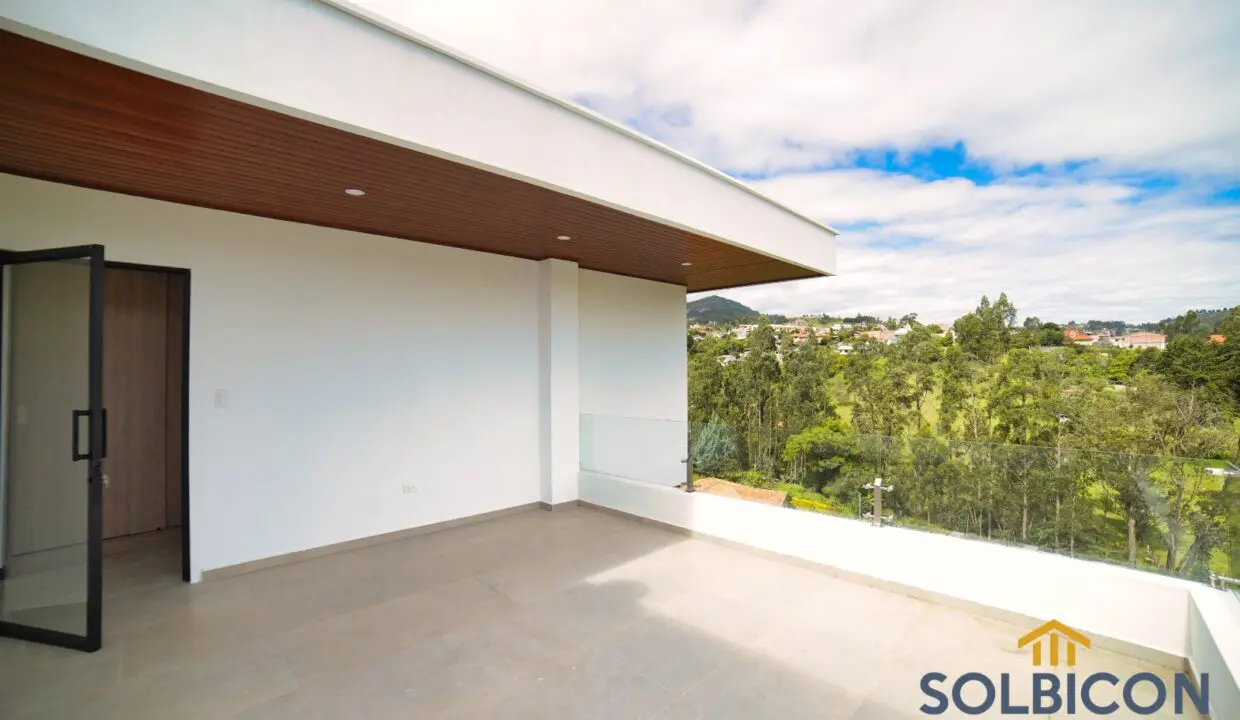 terraza casa challuabamba en condominio