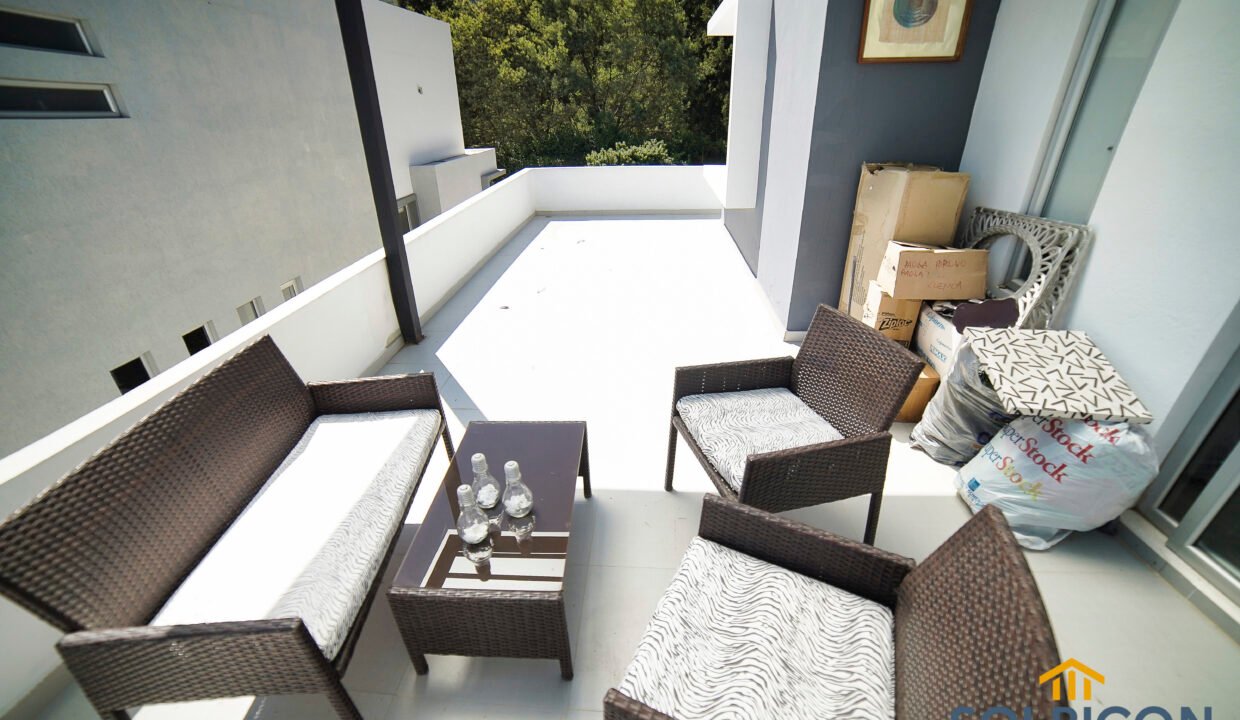 area terrazas casa de venta challuabamba