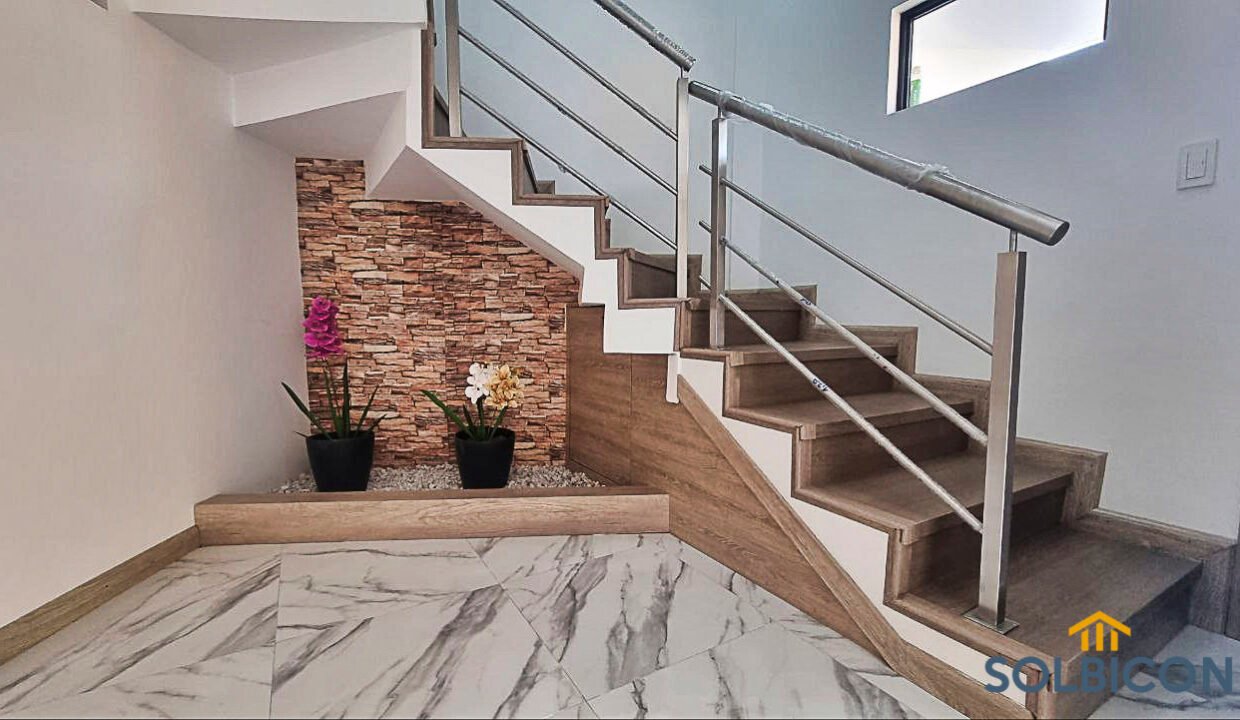 escaleras casa de venta Y del cebollar Cuenca