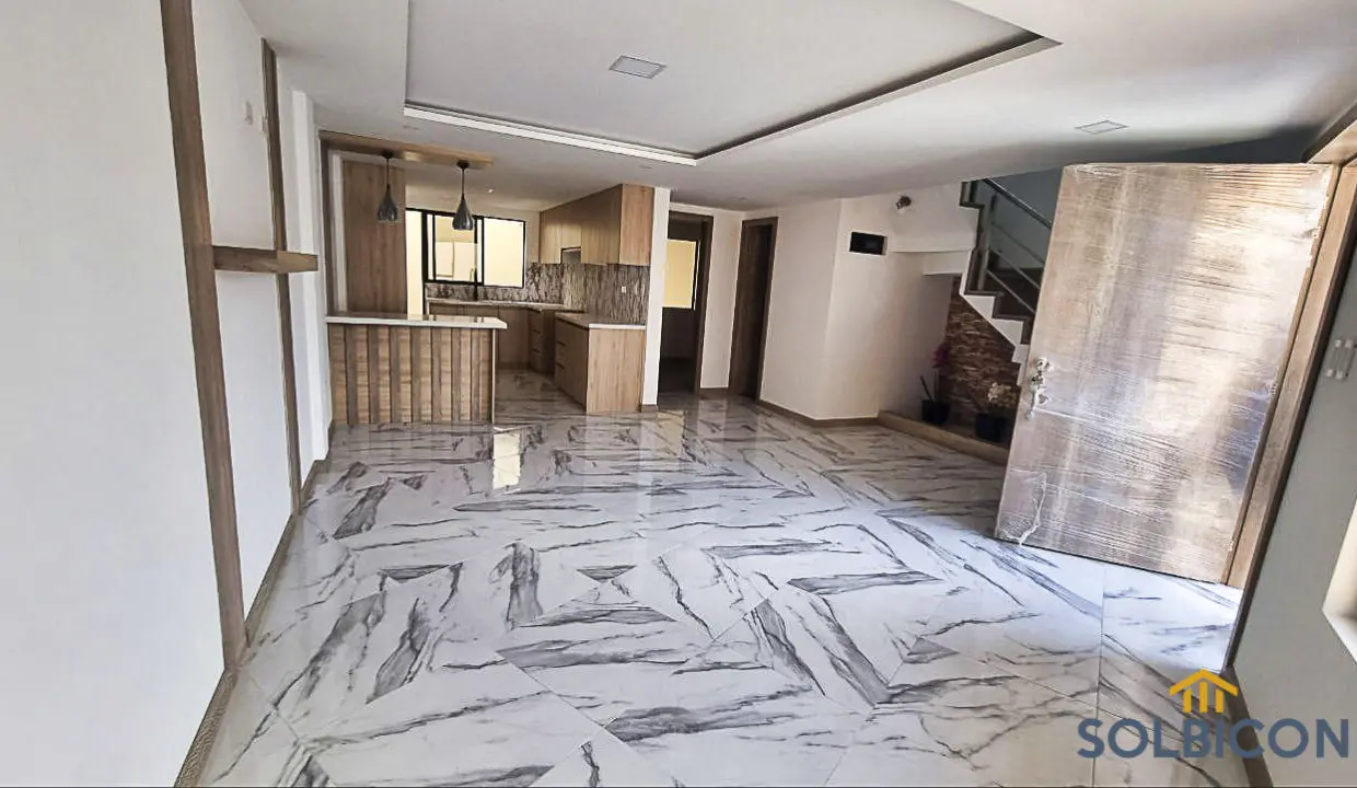 sala grande casa de venta Y del cebollar Cuenca