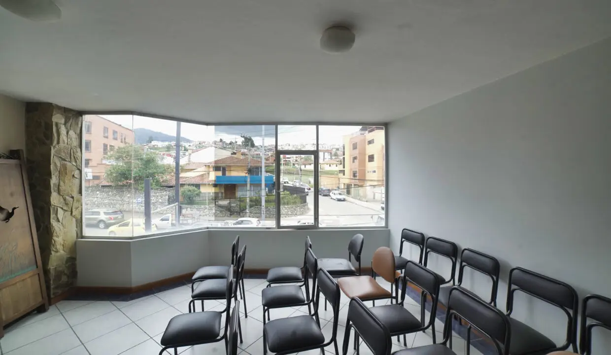 oficina grande casa rentera venta cuenca ecuador