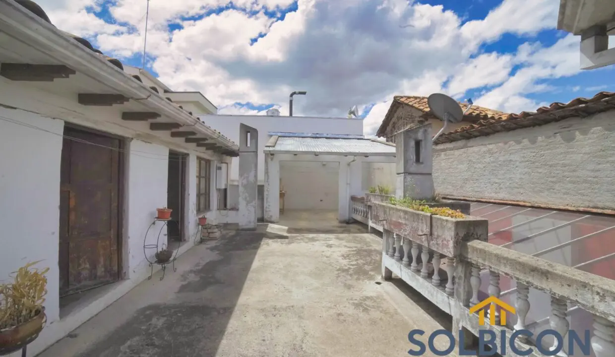 terraza casa de venta en centro historico Cuenca