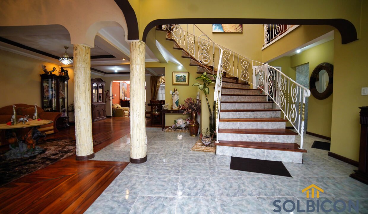 1re piso casa venta sector don Bosco