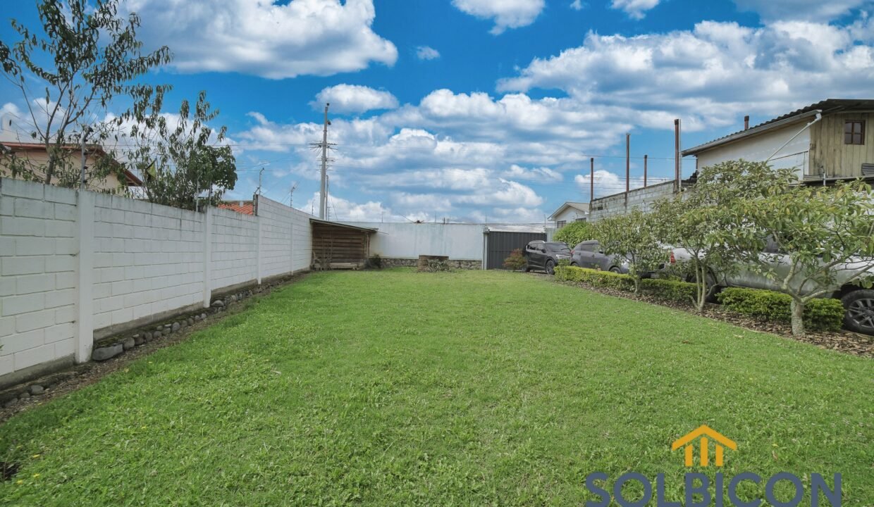 Patio Hermosa Quinta en Cuenca