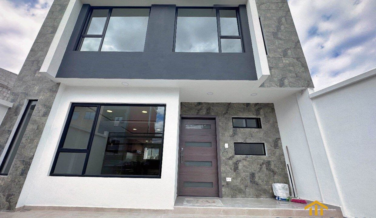 fachada casa venta control sur cuenca